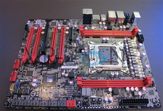 Фотографии переработанной платы Foxconn Quantum Force на Intel X79