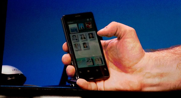 IDF 2011: Intel снова показала смартфон на базе Medfield