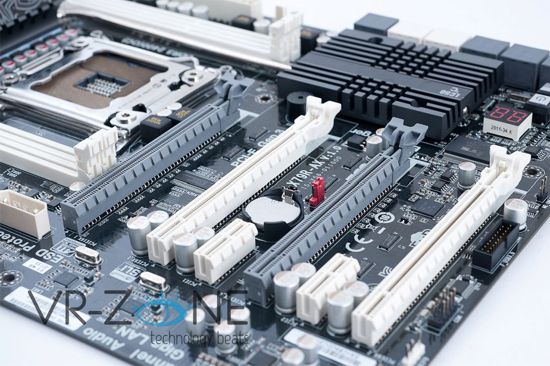 ECS Black Series X79R-AX ECS Black Series X79R-AX