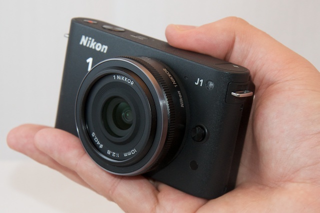  Беззеркальный фотоаппарат Nikon J1 