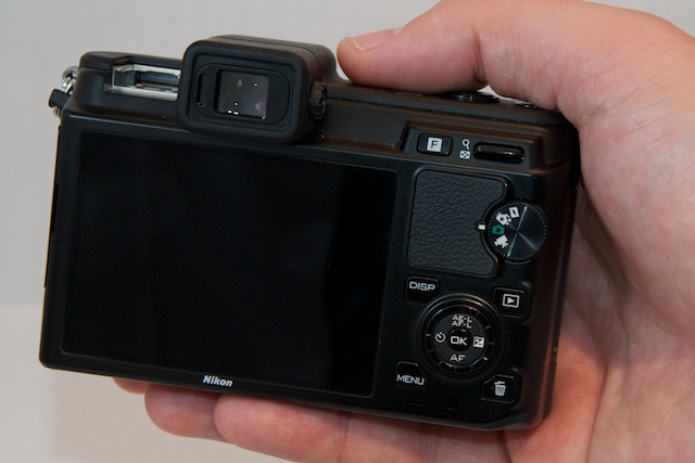 Беззеркальный фотоаппарат Nikon V1