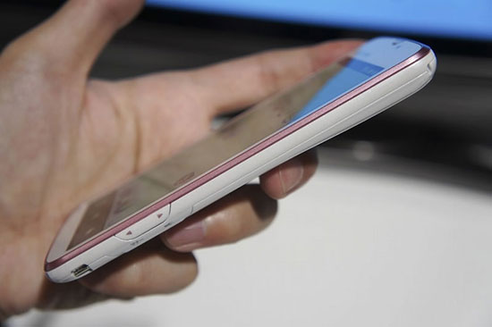 Sharp AQUOS PHONE IS13SH Sharp AQUOS PHONE IS13SH
