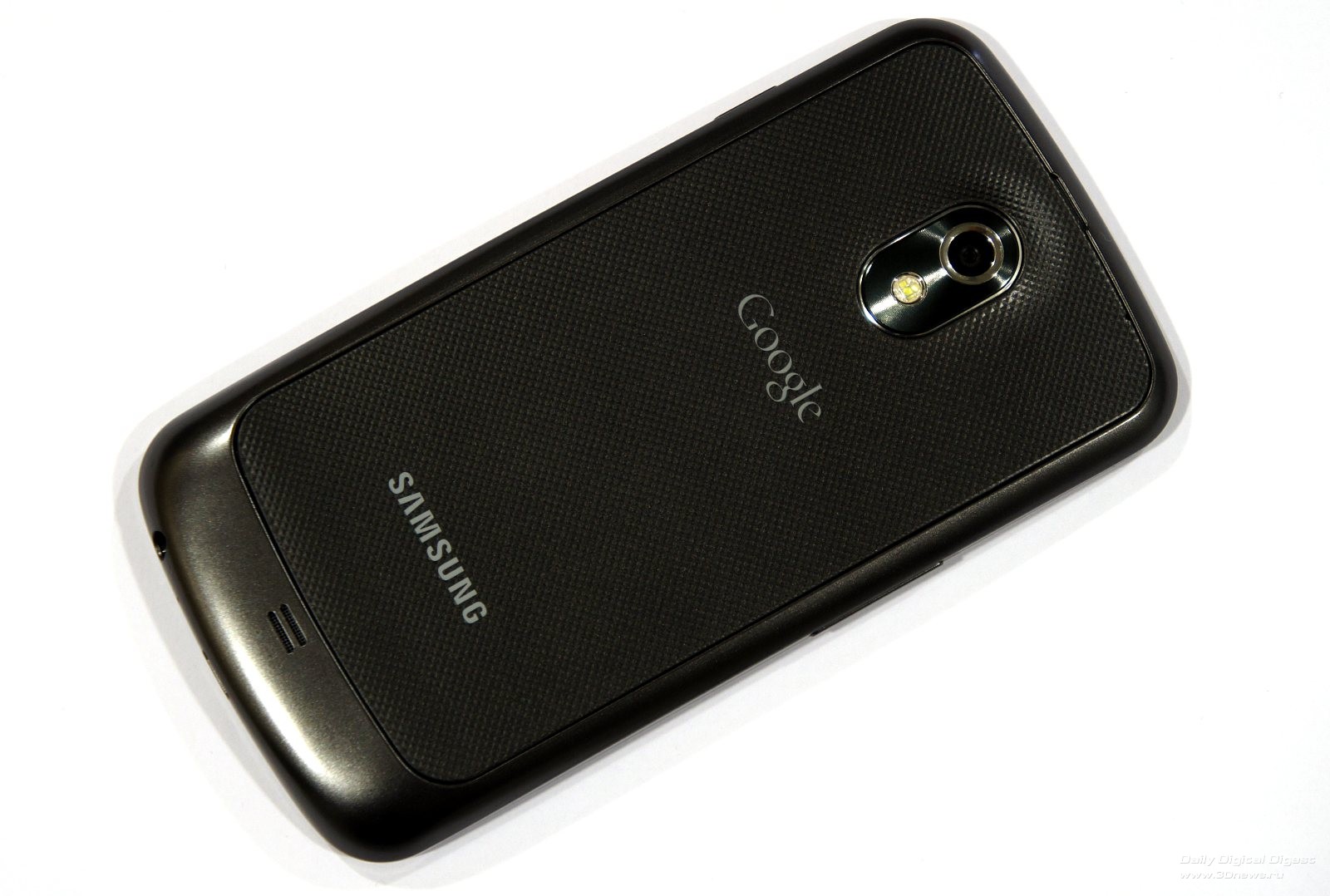 Samsung Galaxy Nexus и Google Android 4.0: первый взгляд и видео / Смартфоны