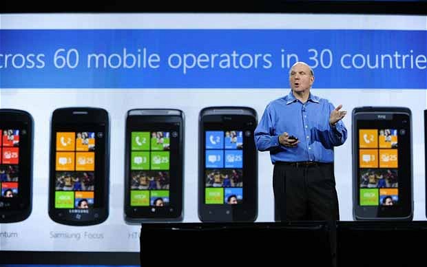 Глава Microsoft Стив Балмер (Steve Ballmer) во время выступления на саммите Web 2.0 в Сан-Франциско