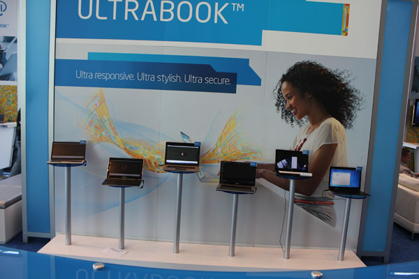 Стенд на форуме IDF 2011 с ультрабуками на основе 22-нм процессоров Intel Ivy Bridge