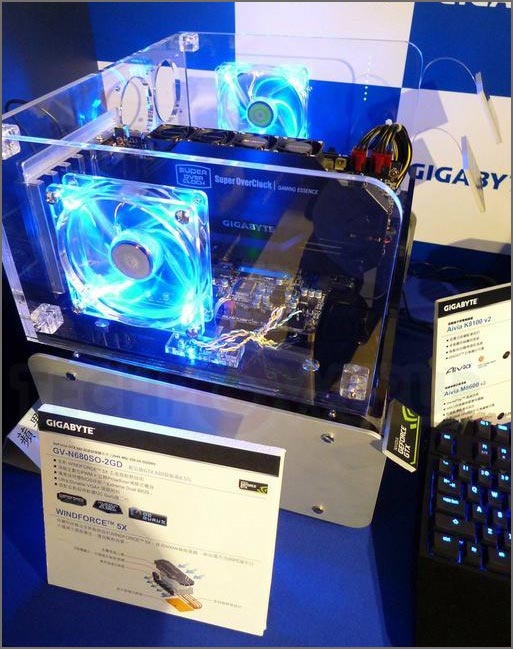  GIGABYTE GeForce GTX 680 SOC WindForce 5X 