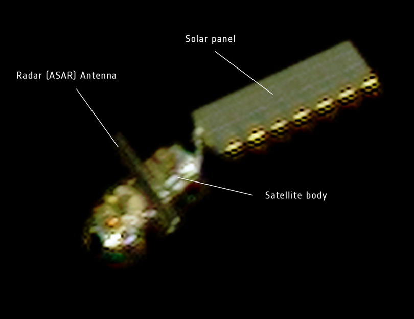"Портрет" Envisat с борта Pleiades, сделанный с расстояния около 100 км "Портрет" Envisat с борта Pleiades, сделанный с расстояния около 100 км