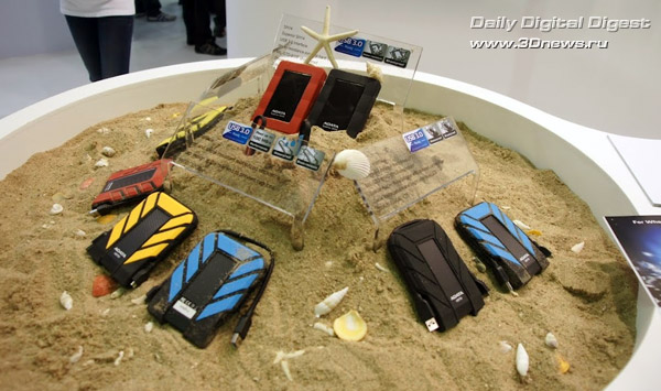 Computex 2012: тонюсенький внешний HDD и вино-флешка от ADATA