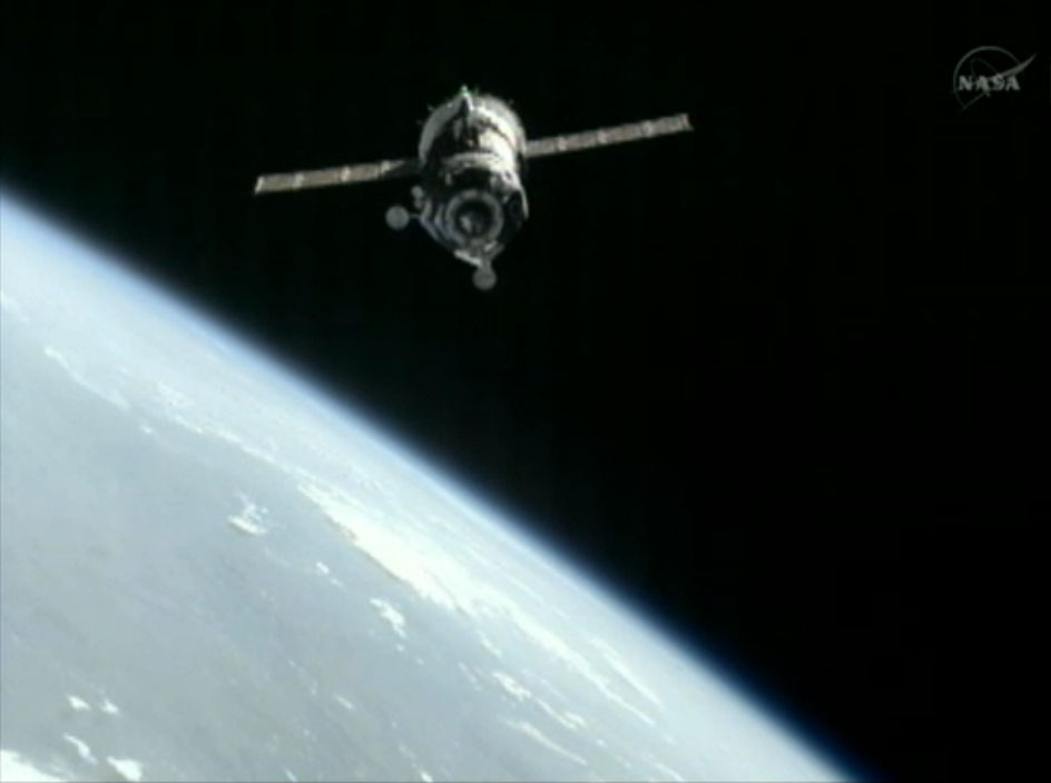 «Союз ТМА-05М» привёз космонавтов на МКС в годовщину стыковки кораблей .