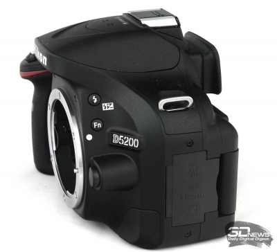  Nikon D5200 — общий вид 