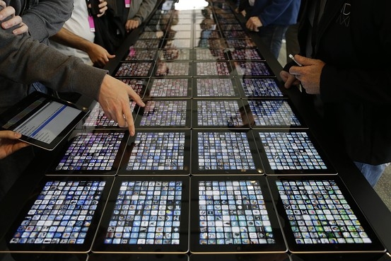 WSJ: Apple тестирует прототипы iPhone и iPad с более крупным экраном