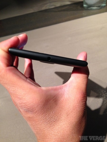 Фаблет Nokia Lumia 1520 сфотографировали рядом с Sony Xperia Z1 Фаблет Nokia Lumia 1520 сфотографировали рядом с Sony Xperia Z1