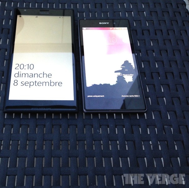 Фаблет Nokia Lumia 1520 сфотографировали рядом с Sony Xperia Z1 Фаблет Nokia Lumia 1520 сфотографировали рядом с Sony Xperia Z1
