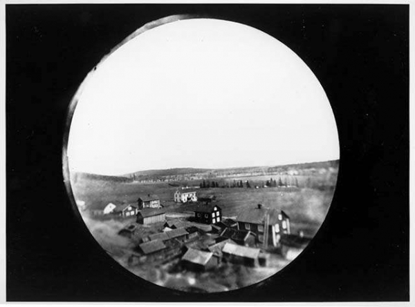  Деревушка Karlskoga в Швеции, снятая ракетой Альфреда Нобеля 26 апреля 1896 года 