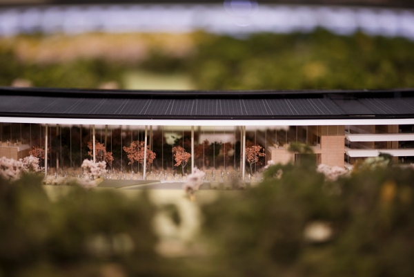 Фото миниатюрной копии футуристического кампуса «Apple Campus 2», а также видео Фото миниатюрной копии футуристического кампуса «Apple Campus 2», а также видео