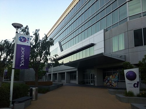 Yahoo снизила квартальную прибыль на 91% Yahoo снизила квартальную прибыль на 91%