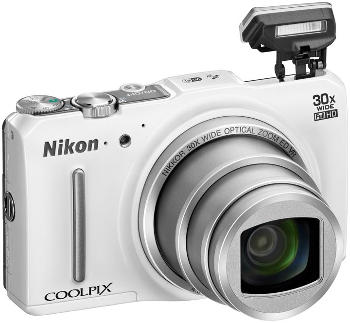 Nikon выпустила компактную фотокамеру Coolpix S9700 с 30-кратным зумом