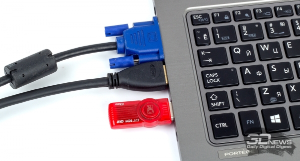  Toshiba Portege Z30-A-M5S: USB and HDMI sockets have reduced depth 