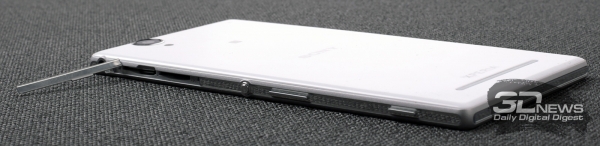  Sony Xperia T2 Ultra Dual: micro-SIM clots 