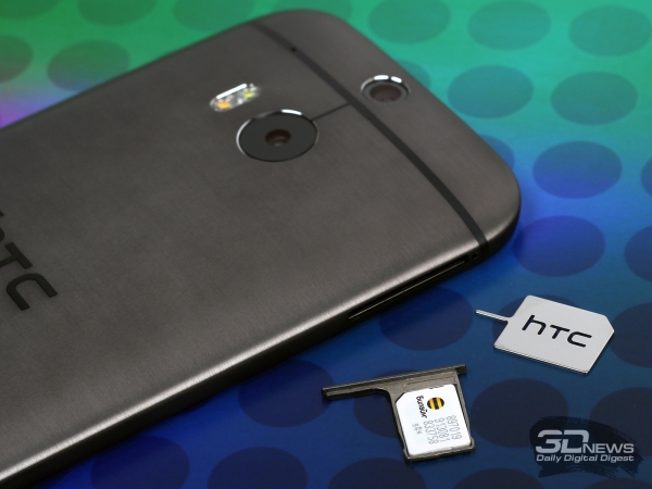  HTC One M8: nano-SIM slot 