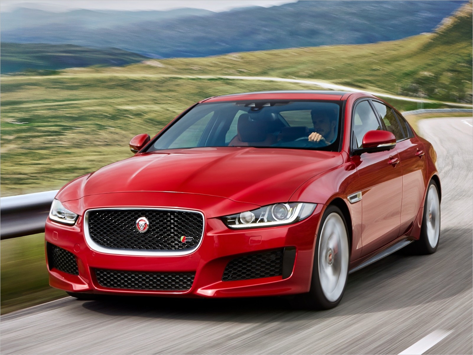 jaguar xe 2015