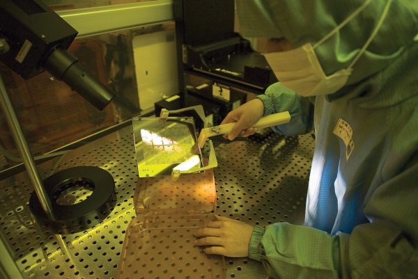 Инженер в производственном комлексе TSMC