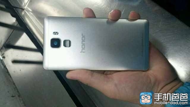  Предполагаемые фото смартфона серии Huawei Honor 7 