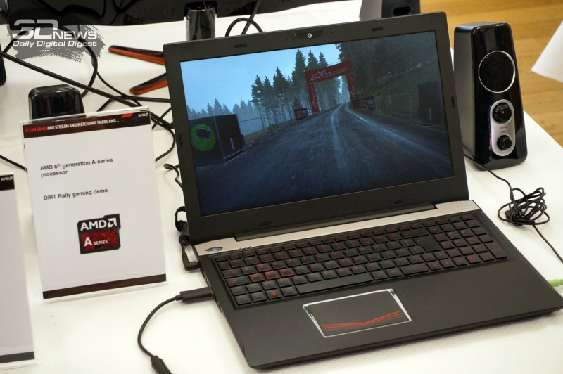  Референсный ноутбук AMD с запущенной игрой DiRT 4, использующей DirectX 12 
