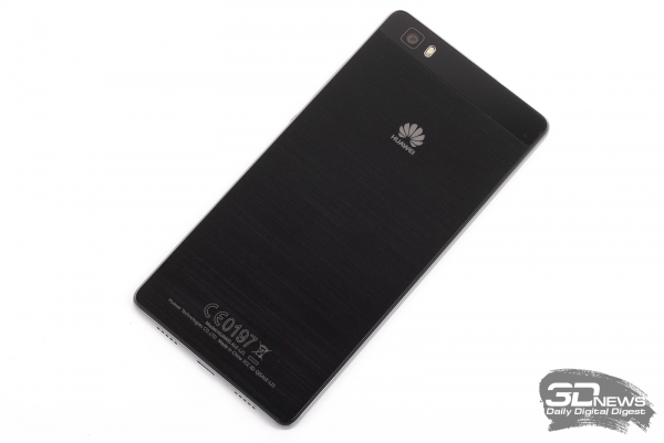  Huawei P8 Lite – задняя панель 