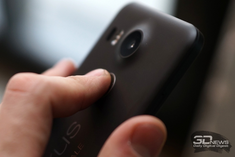  Google Nexus 5X, cканер отпечатка пальца 
