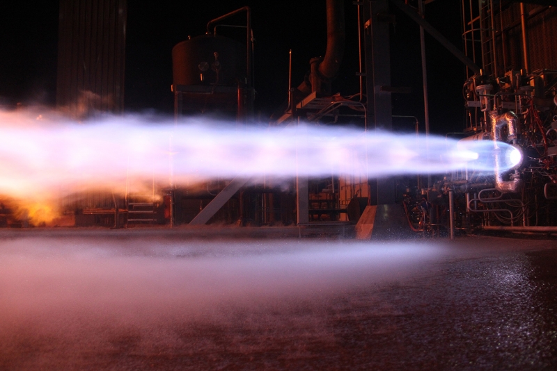 Огневые стендовые испытания агрегатов BE-4 идут уже несколько лет. Фото Blue Origin