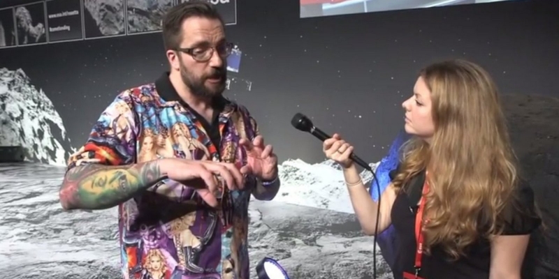  Мэтт «Рубашка» Тейлор уверен, что при посадке орбитального зонда на комету можно получить очень много ценной информации 