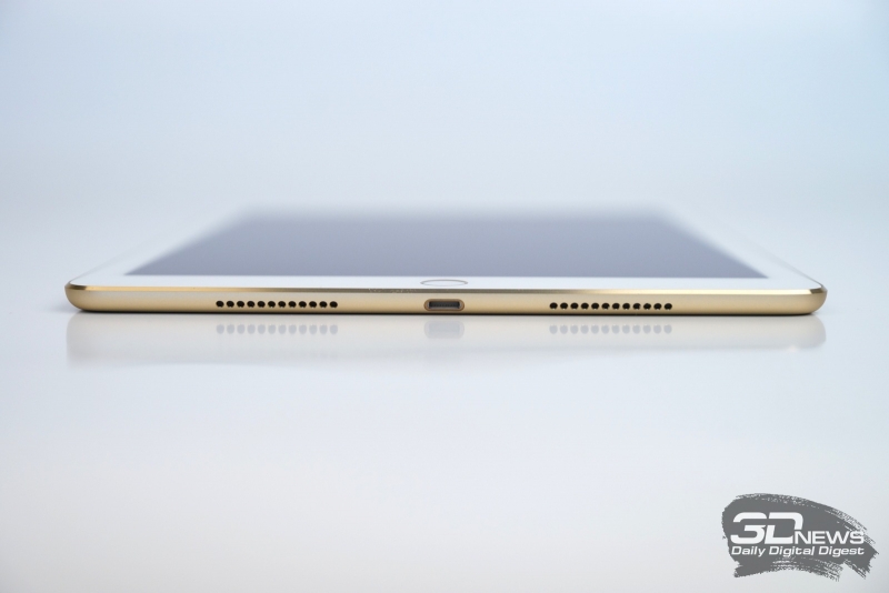 Apple iPad Pro 9,7, нижняя грань: разъем Lightning и два динамика