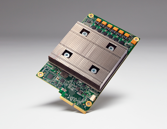 Стойка Google, оснащённая модулями TPU