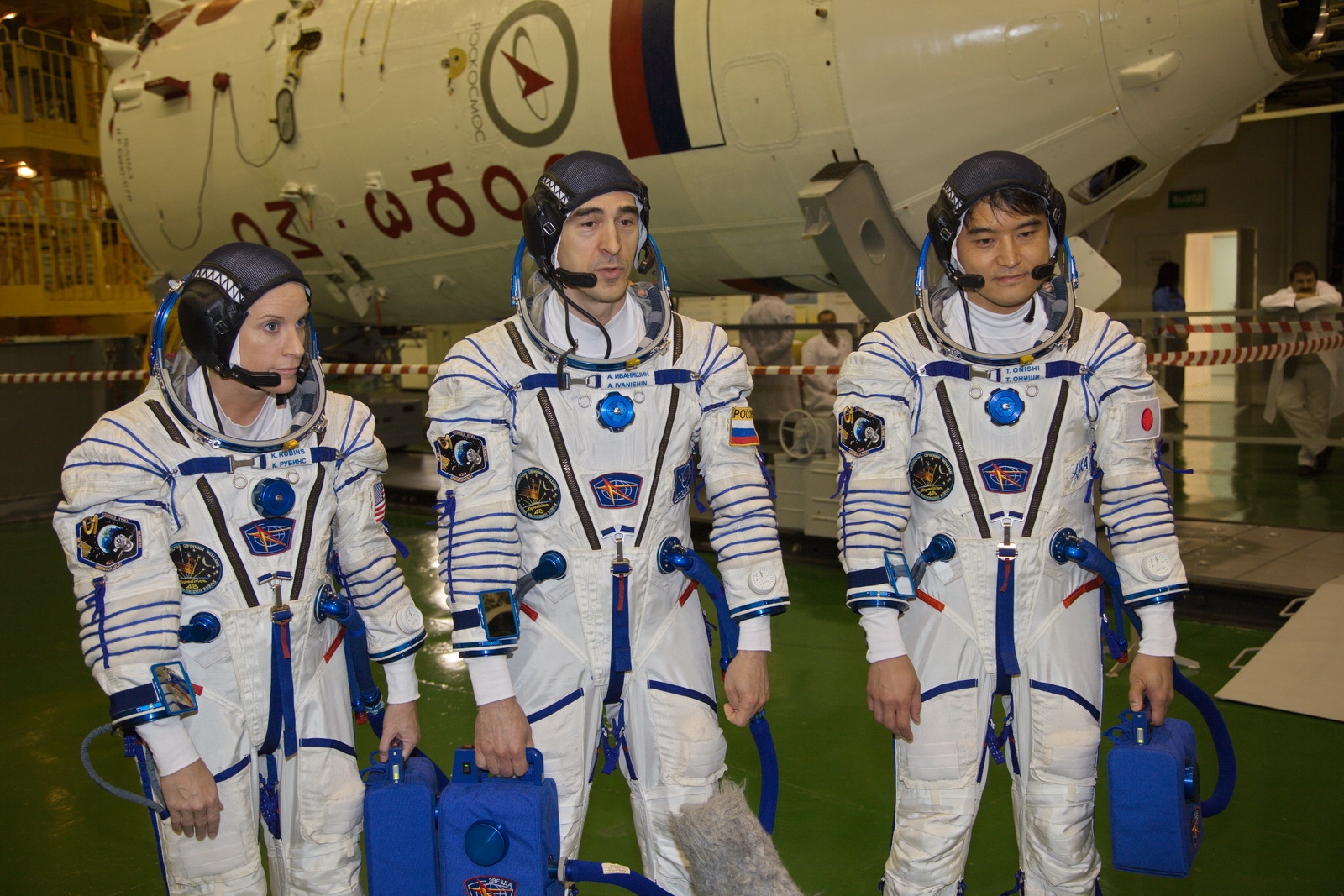 Первый полет мс. Космонавты на МСК. МКС-48. Все роли в супер САС экипаж.