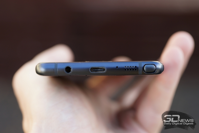  Samsung Galaxy Note 7, нижняя грань: порт USB Type-C, 3,5-мм миниджек для наушников, основной динамик и гнездо для стилуса S Pen 