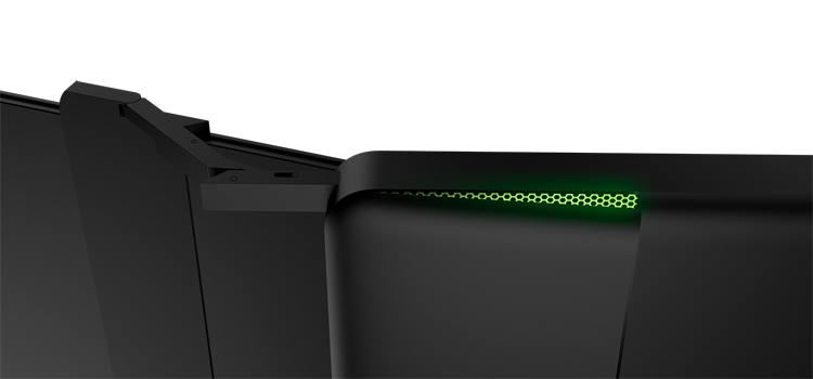 Introduced the world's first laptop with three screens Razer5