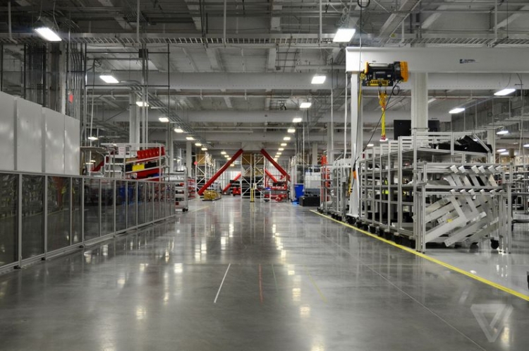 Tesla Gigafactory / Jordan Golson