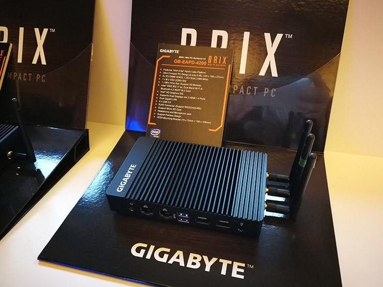  Gigabyte Brix GB-EAPD-4200 
