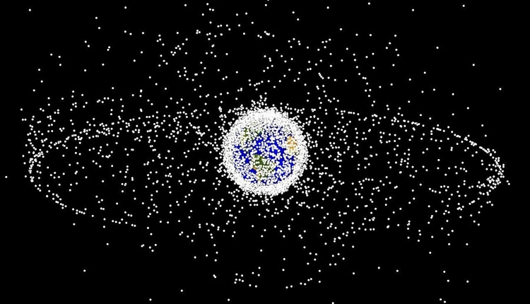 Российские учёные предложили проект системы уборки космического мусора