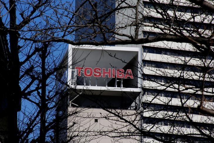 В пятницу Toshiba решит судьбу бизнеса по производству чипов