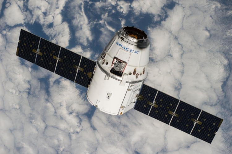 NASA: космический грузовик SpaceX Dragon пристыковался к МКС со второй попытки