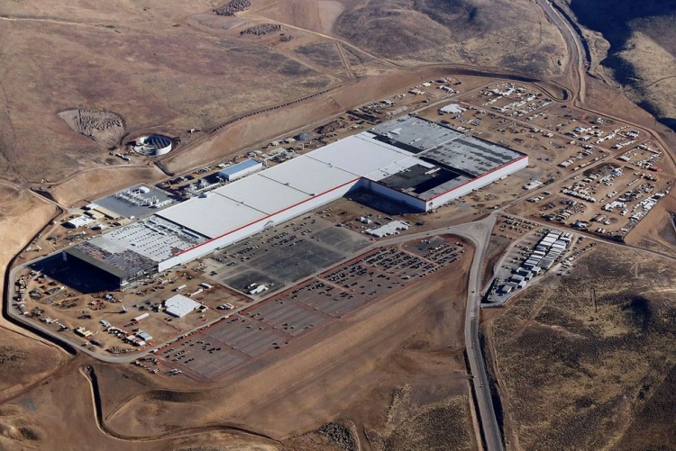 Tesla планирует строительство пяти заводов Gigafactory