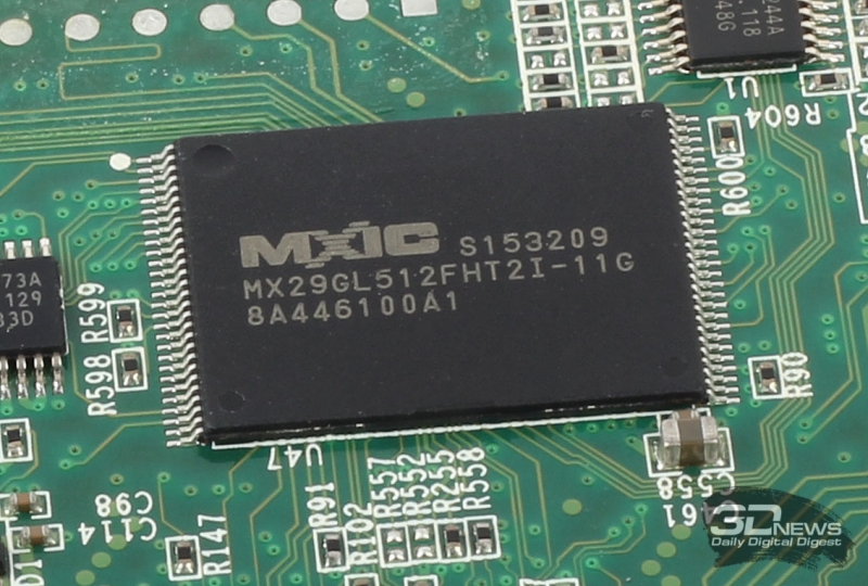  Один из двух модулей флеш-памяти Macronix MX29GL512FHT2I-11G 