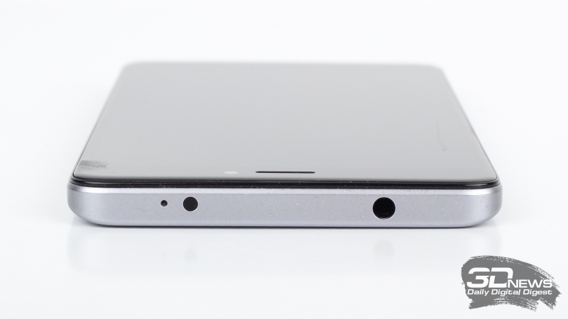  Xiaomi Redmi Note 4X, верхняя грань: миниджек (3,5 мм) для гарнитуры/наушников, ИК-порт и микрофон 