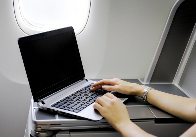 Запрет на провоз электроники в самолётах из Европы в США решили не вводить - «Новости сети»
