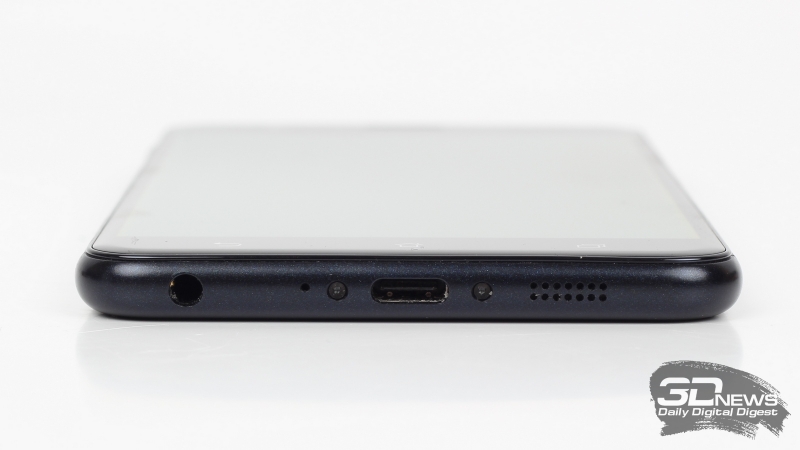 ASUS Zenfone 3 Zoom, нижняя грань: монофонический динамик, микрофон, порт USB Type-C и миниджек 