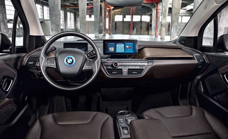 BMW представила спортивную версию электромобиля i3s