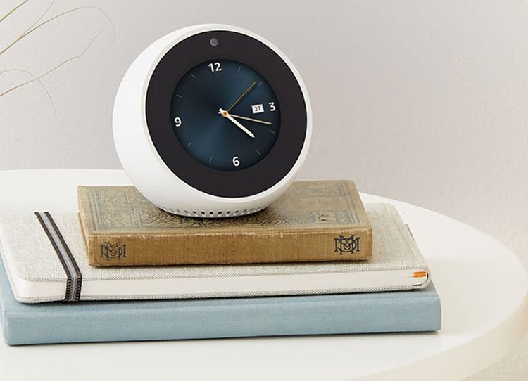 Amazon Echo Spot: смарт-будильник с голосовым ассистентом Alexa"