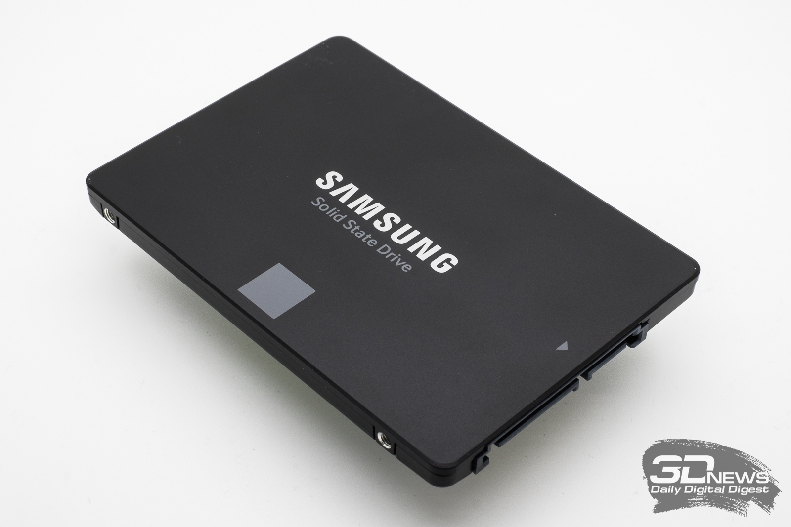 3d v nand. Samsung SSD 850 EVO. SSD Samsung 128 EVO 850m. Samsung TLC 3d v-NAND. Версии Samsung 850 EVO.